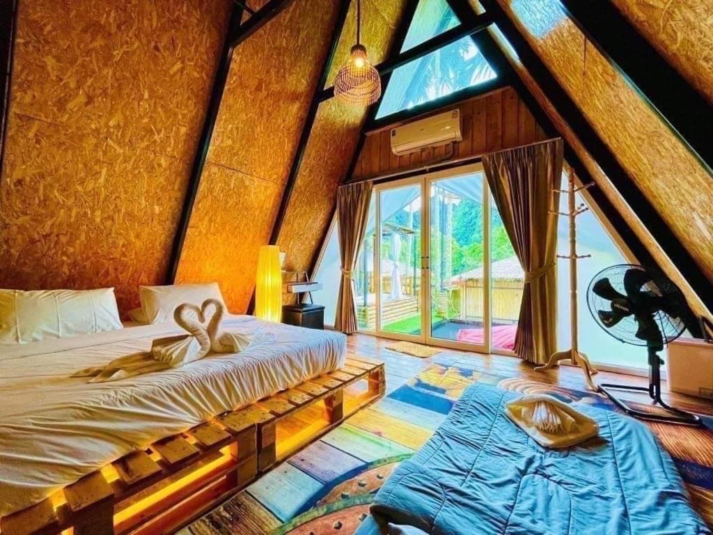Bridge Hill Cafe Glamping Hotel Khao Sok National Park Exterior foto